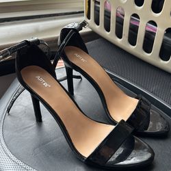 Apt. 9 Black heel Size 8.5