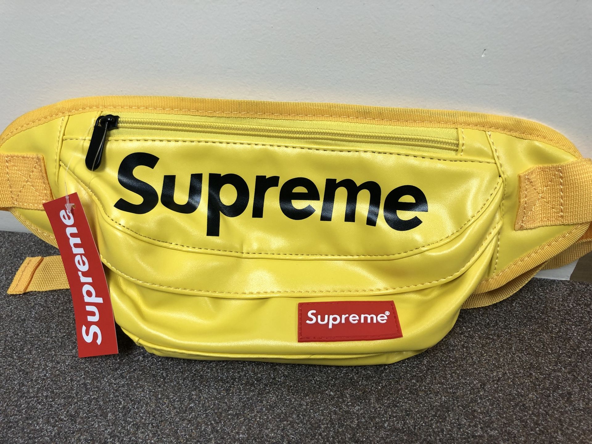 Supreme SS21 Waist Bag Fanny Black 75$ for Sale in Lynwood, CA - OfferUp