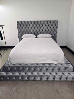 4- Pieces Gray color Velvet Queen Bedroom Set