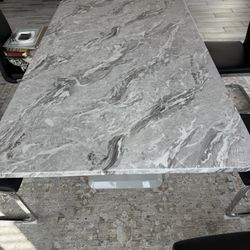 Dinner Table and 6 Chairs 