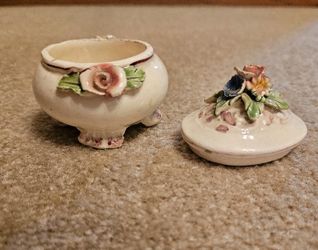 VINTAGE CERAMIC HANDMADE TRINKET HOLDER MADE IN ITALY 