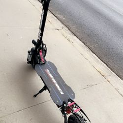 Roadrunner Electric Scooter 