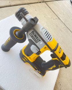 DEWALT ATOMIC 20V MAX Cordless Brushless Ultra-Compact 5/8 in. SDS Plus Hammer Drill (Tool Only)