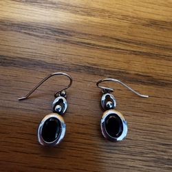 .925 Earrings With Garnet Stones