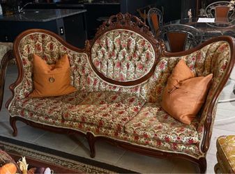 1800s Vintage Victorian Couch