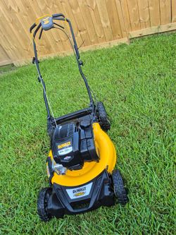 Dewalt gas mower 7.25ft 163cc self propelled RWD working very well trabajando super bien