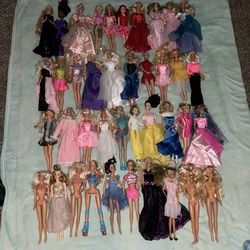 Vintage 90’s Barbie- Carry Cases And 50 Barbies