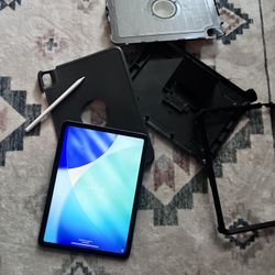 Apple iPad Air 5th Gen With Apple Pencil And Otter Box Case