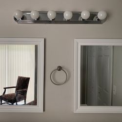 1 Espejo + 1 Lámpara + 1 Toallero