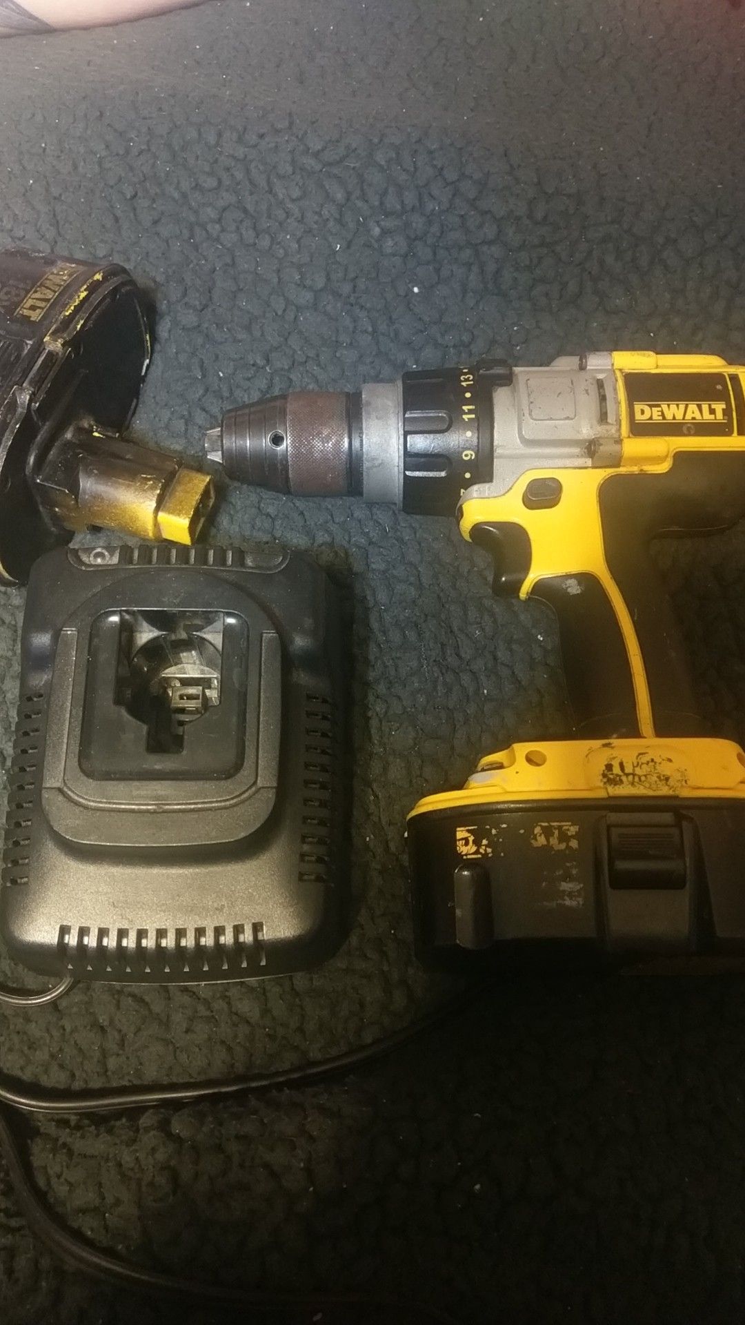 18v DeWalt drill, 2 batteries, and a charger