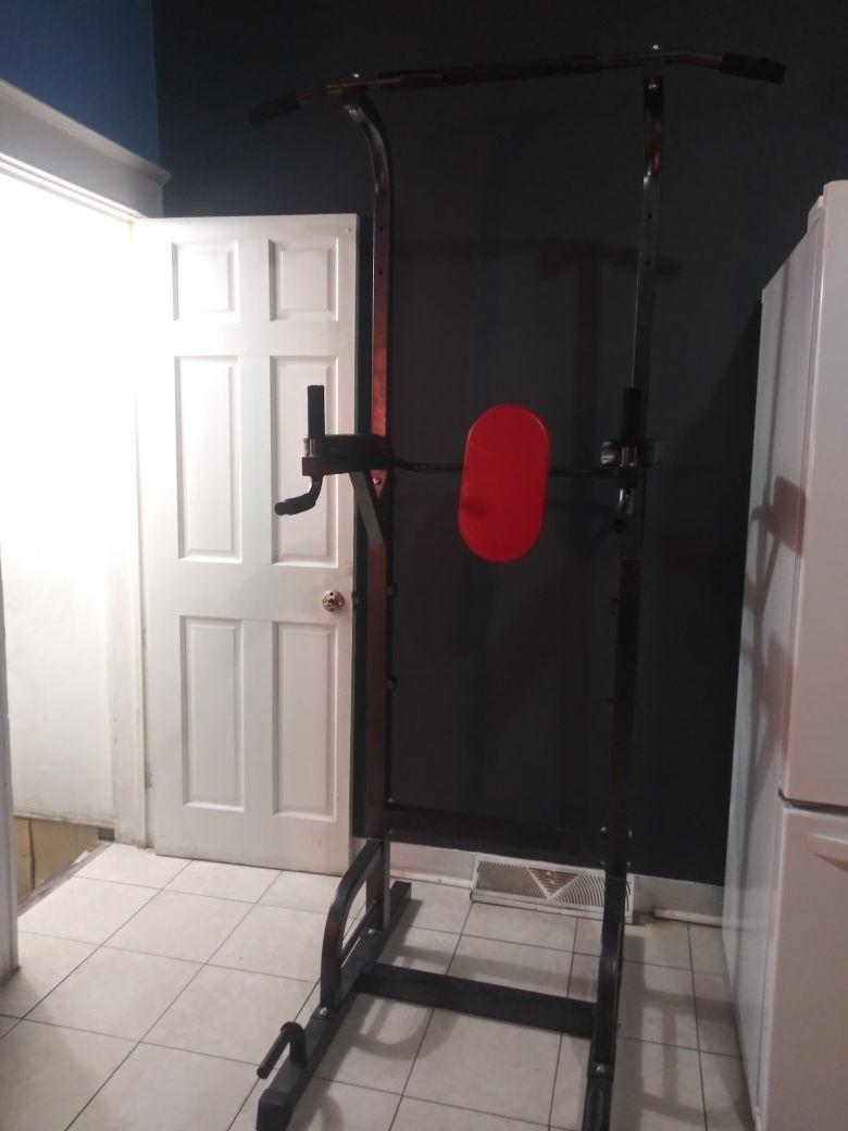 Home gym used but is almost new only used for caple months
