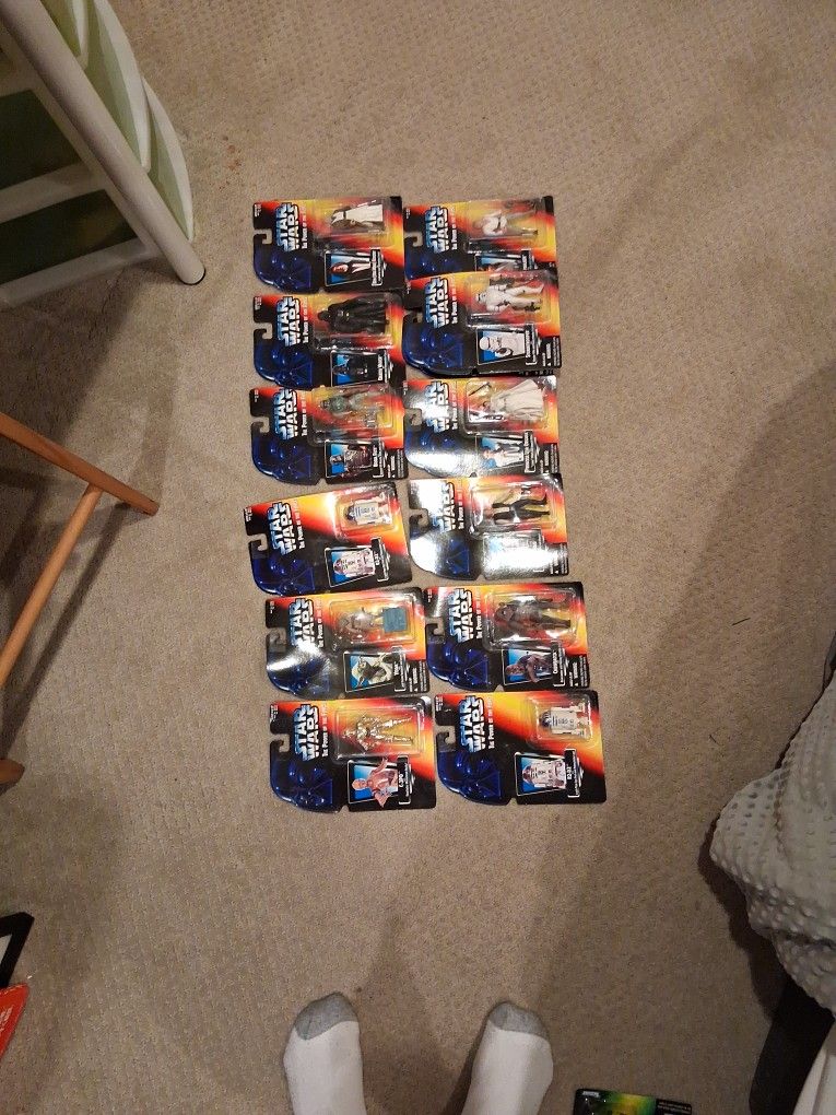 12 Star Wars The Power Of The Force Figures