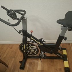 Excellent Condition PYHIGH Indoor Cycling Bike (S2)