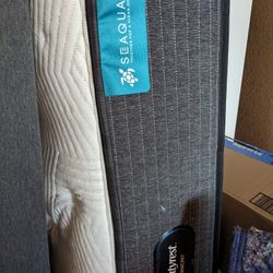 Beautyrest Harmony Seaqual Queen Mattress And Box Spring