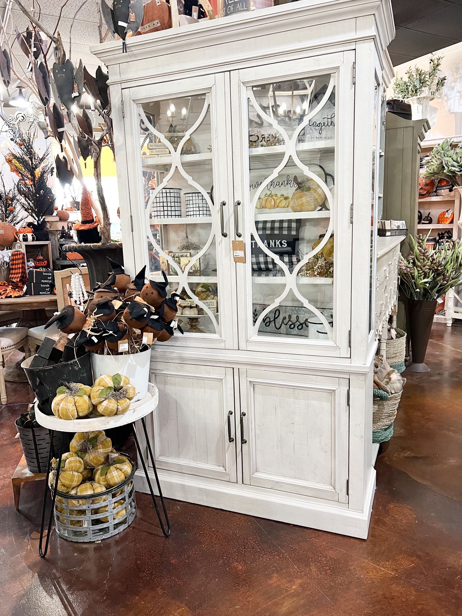 White Hutch for Sale in Tempe, AZ OfferUp