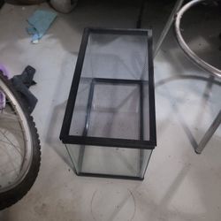 Glass Reptile Tank With Metal Lid