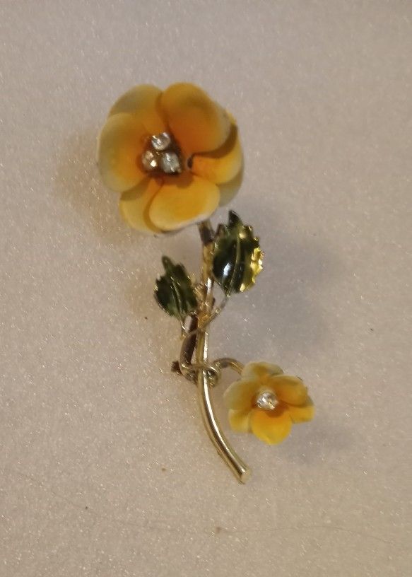 Vintage Flower Brooch. Coro