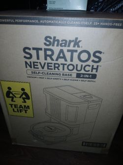 Shark Stratos NeverTouch 2-in-1 Robot Vacuum & Mop