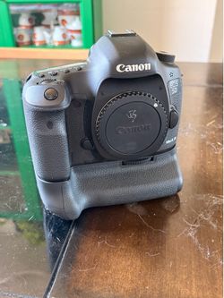Canon 5D mk iii body with Battery grip