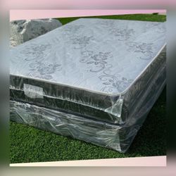 Queen size mattress / Colchon