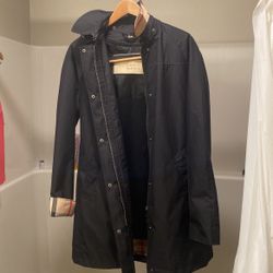 Burberry jacket size USA 6 ITA 40 fits like S/M