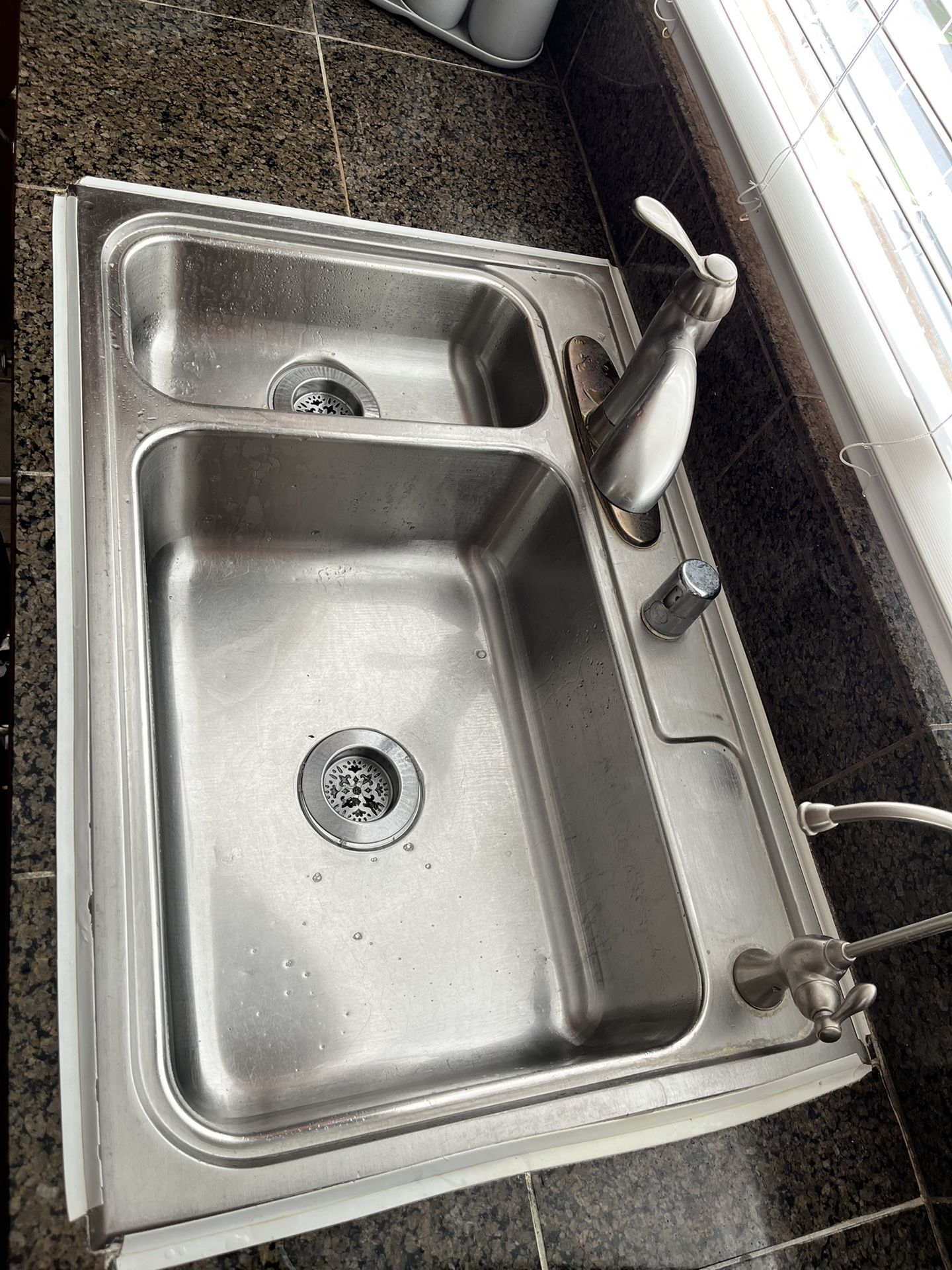 Kitchen sink