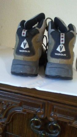 VASQUE hiking boots