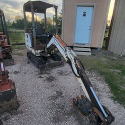 Excavator For Sale ! 