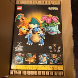 Lego Pokemon Venusaur Charizard and Blastoise 72153 W/  40892  Badge In Hand