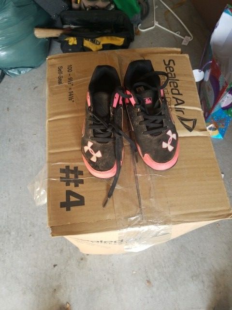 Under armed size 12 pink use one season
