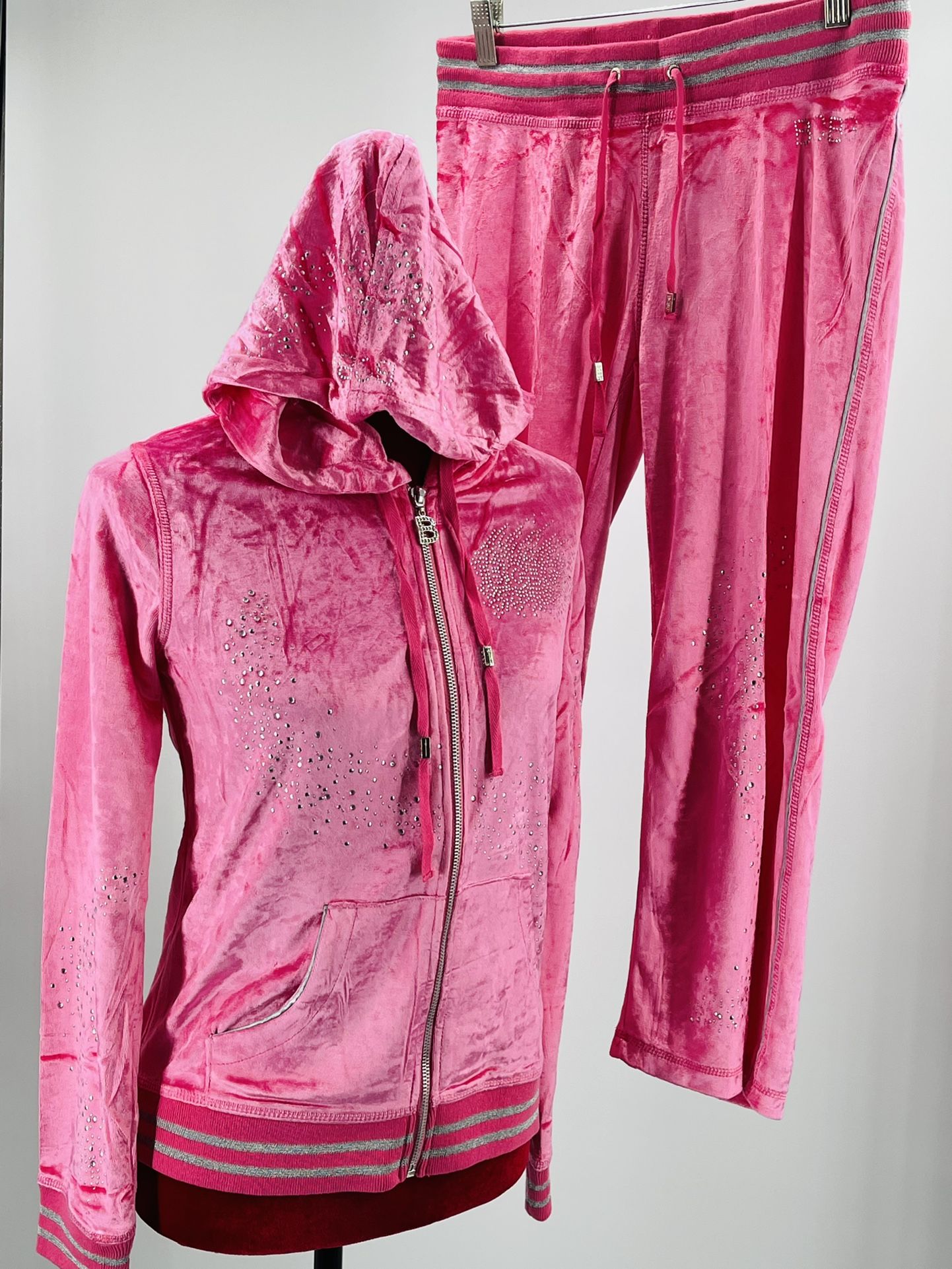 Bcbg  M pink Velour jacket & Capri Pants Lounge Track Set