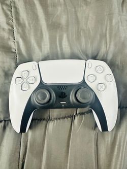 PlayStation DualSense™ Wireless Controller - for PS5, PC, MAC & Mobile ( Used Very New )