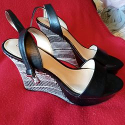 Liz Claiborne Wedges Size 9