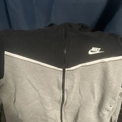 NIKE TECH, size medium, grey and black 