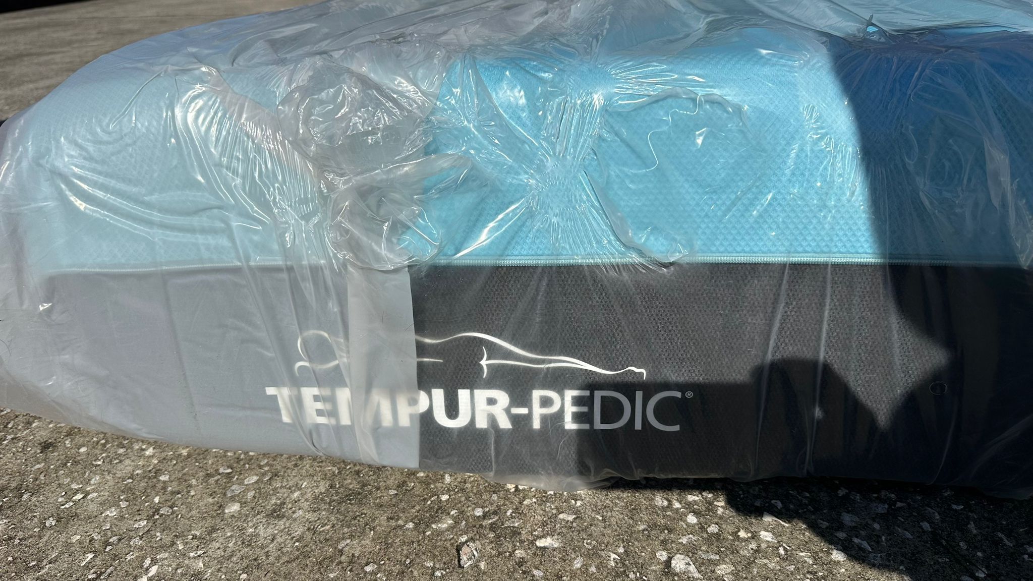 King Tempur-Pedic Probreeze Hybrid