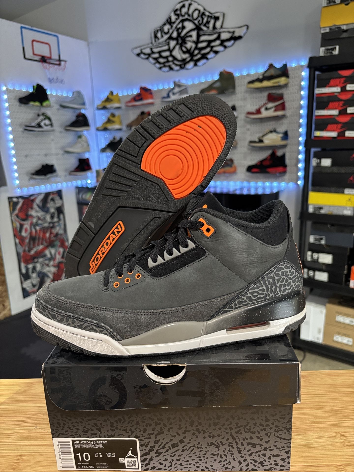 AIR JORDAN 3 RETRO “FEAR” SIZE 10
