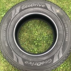 265 70 R17