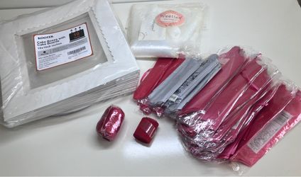 5 Pcs Cake Boxes. 20 Lot Pastry Catering Bags + 20 Red/Grey Bows