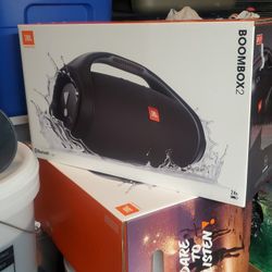 JBL Boombox X2 
