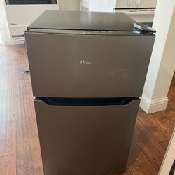 Hisense Mini Fridge