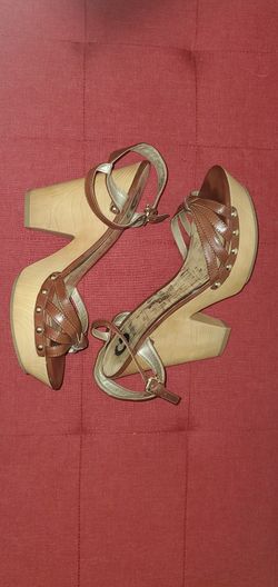 G By GUESS Tan/ Brown Heels