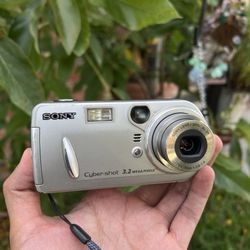 Sony Cybershot DSC-P72 Digital Camera