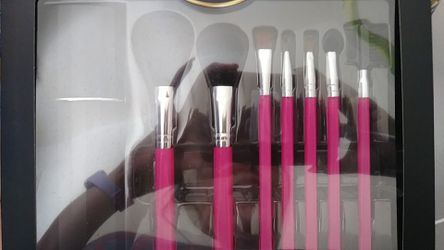 8 pc Make up brush set