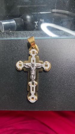 ROCAWEAR CRUCIFIX PENDANT