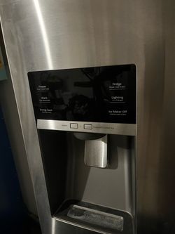 Samsung Stainless Steel Refrigerator with Ice and Water Dispenser