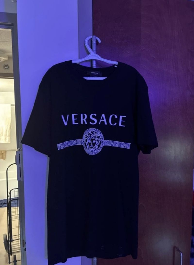 Versace Medusa  Tee  (Price Negotiable)