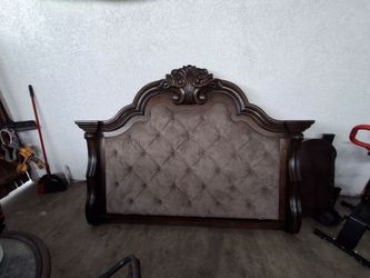 King size bedroom from complete
