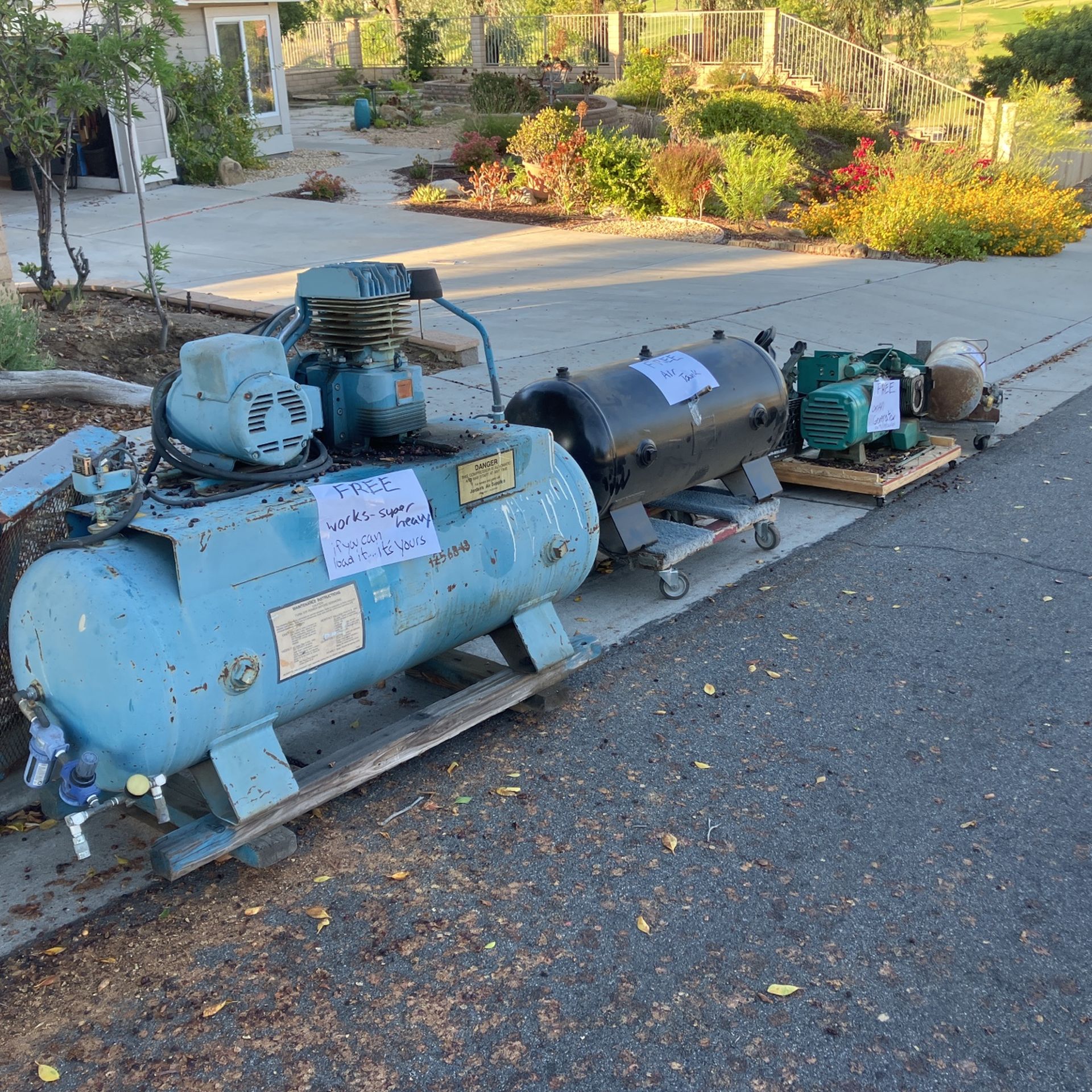 Free Heavy Compressor/Air Tank/generator/propane Tank for Sale in