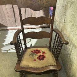Antique Adult Rocking Chair 
