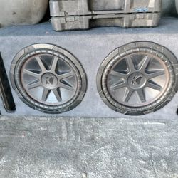 Subwoofer Kickers 212s